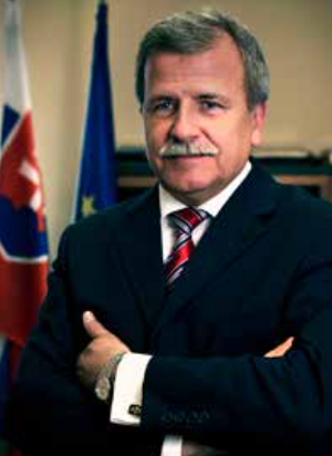 Marián SERVÁTKA pôsobil ako veľvyslanec SR v Poľskej republike.